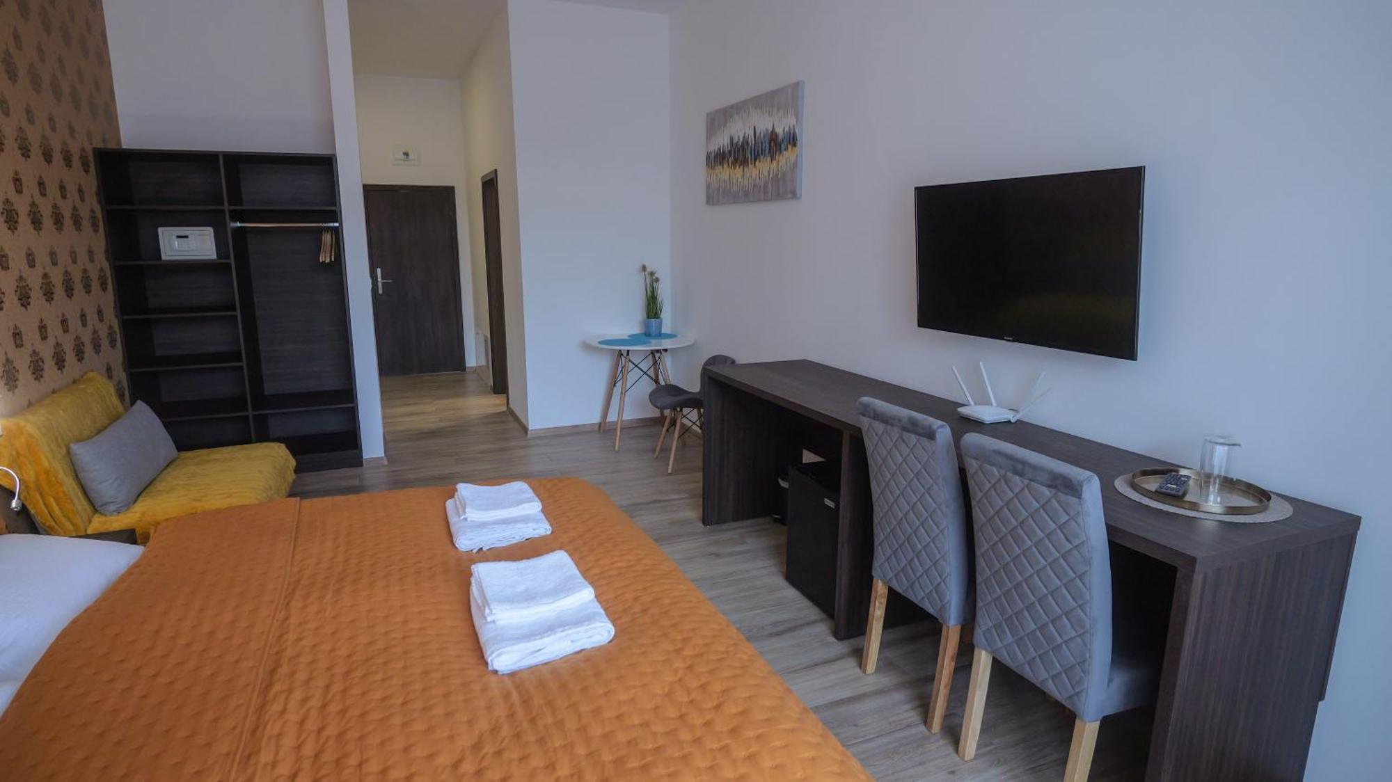Premium City Centre Bedrooms Prešov Eksteriør billede
