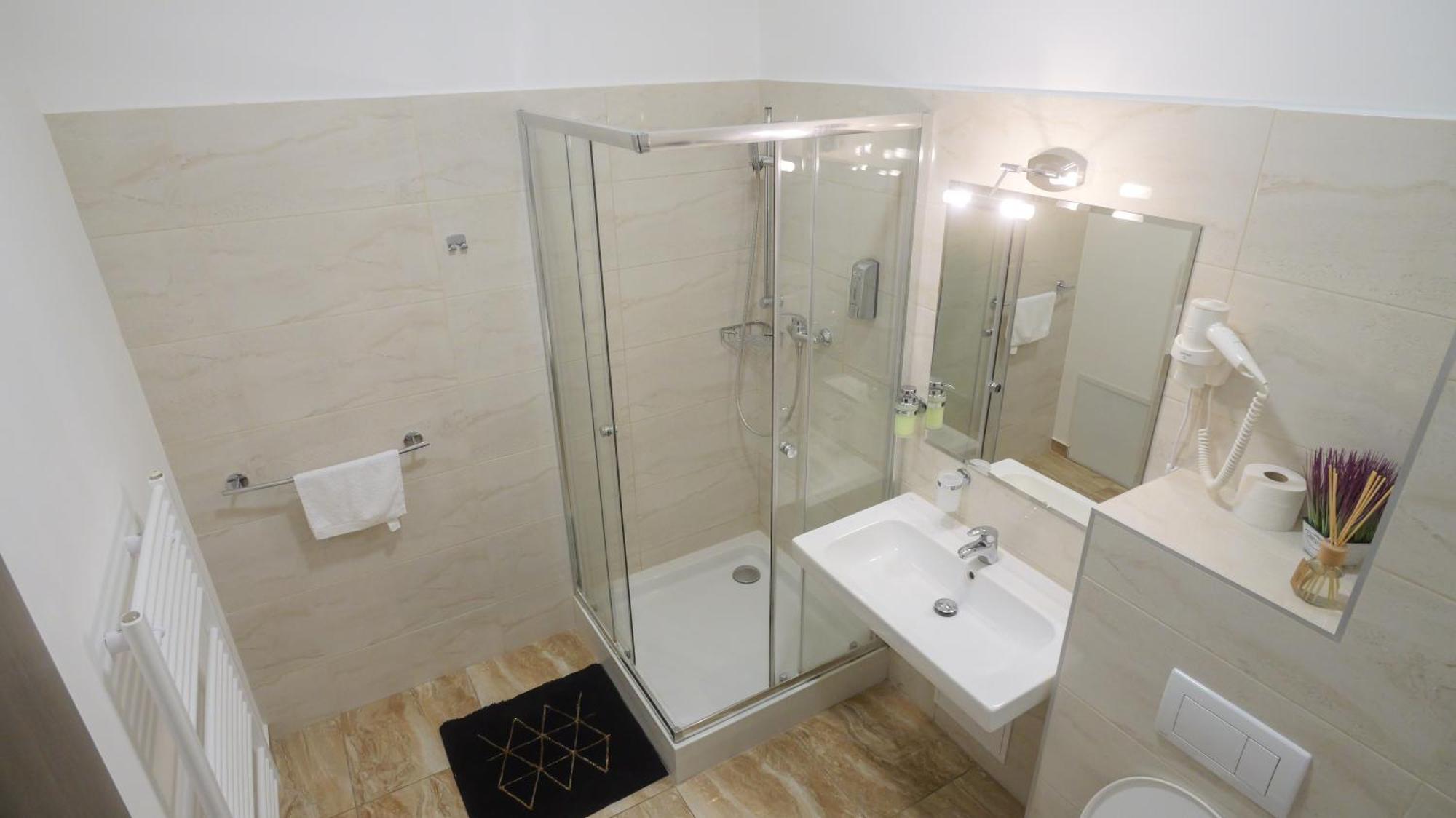 Premium City Centre Bedrooms Prešov Eksteriør billede